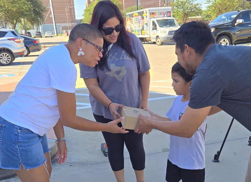 “Autism Mom” Sheletta Brundidge returns to her hometown to give away hundreds of locks and help families find a sense of community.