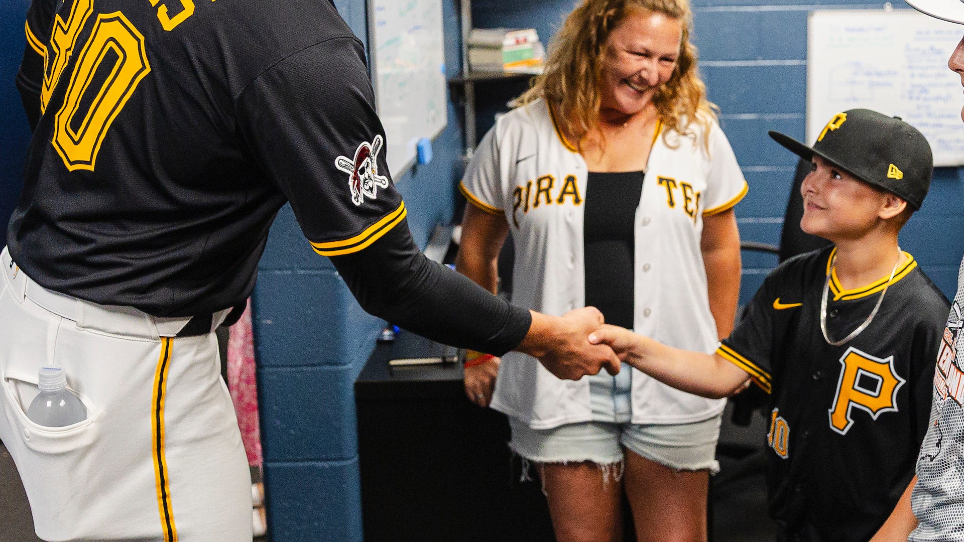 Make-A-Wish 9-year-old gets dream day with Paul Skenes