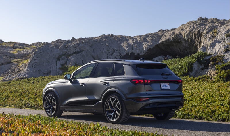 2025_Audi_SQ6_e-tron