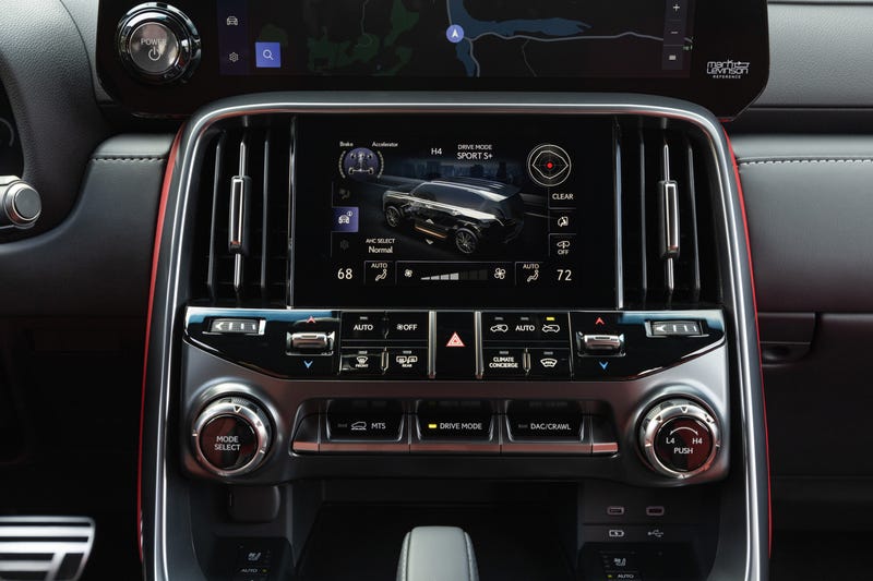 2025_Lexus_LX_700h_FSPORT_Handling_003