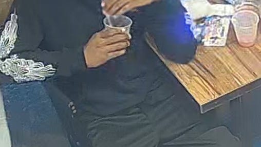 VIDEO: Gunman who shot man in arm on Queens street sought by police