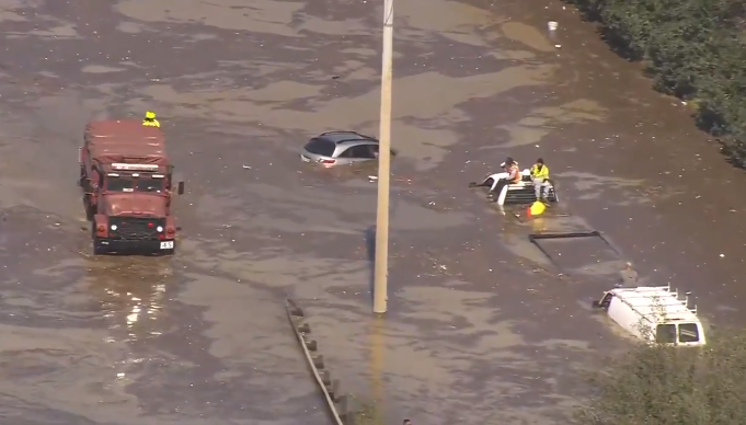 Water Main Break Causes Flooding in Houston