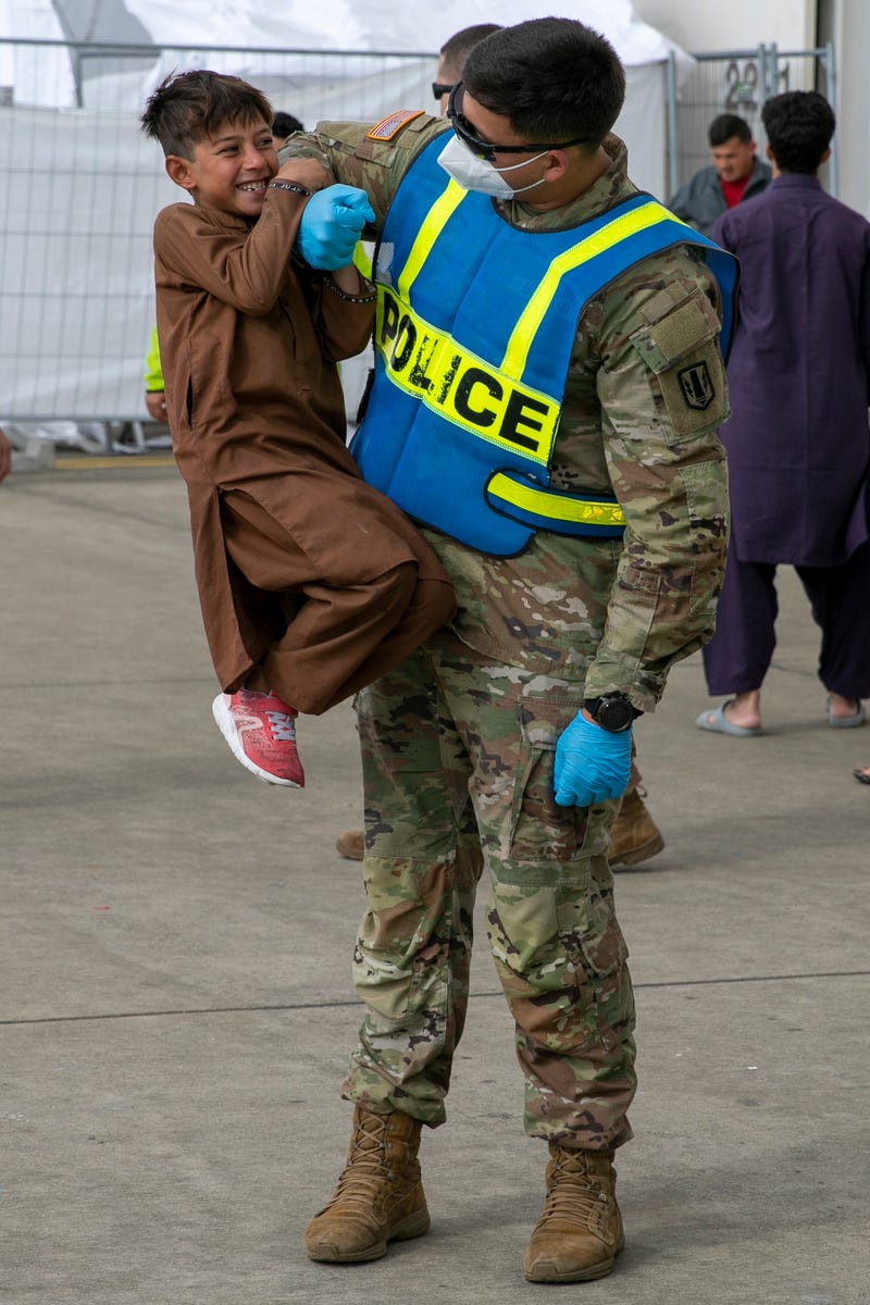 Army soldiers bring smiles to Afghan children