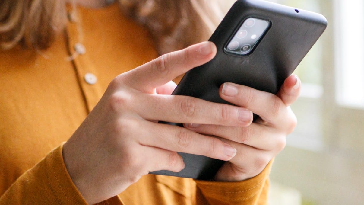Survey: 1 in 7 tweens says they have shared nude photos
