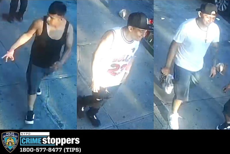 Man slashed by trio in mugging on Queens street