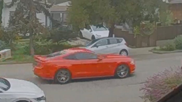 Berkeley police search for man demanding hugs from teenage girls