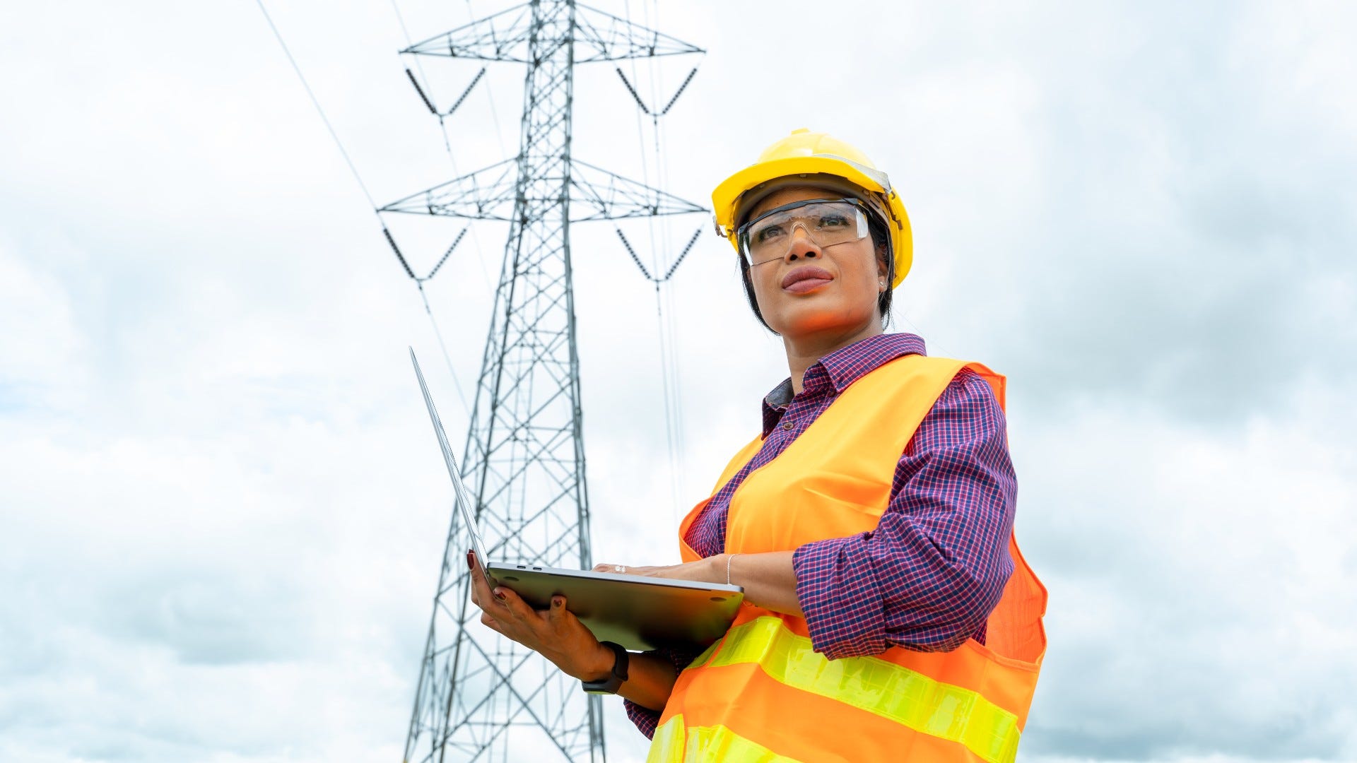 As attitudes change, more women make their way to jobs in construction