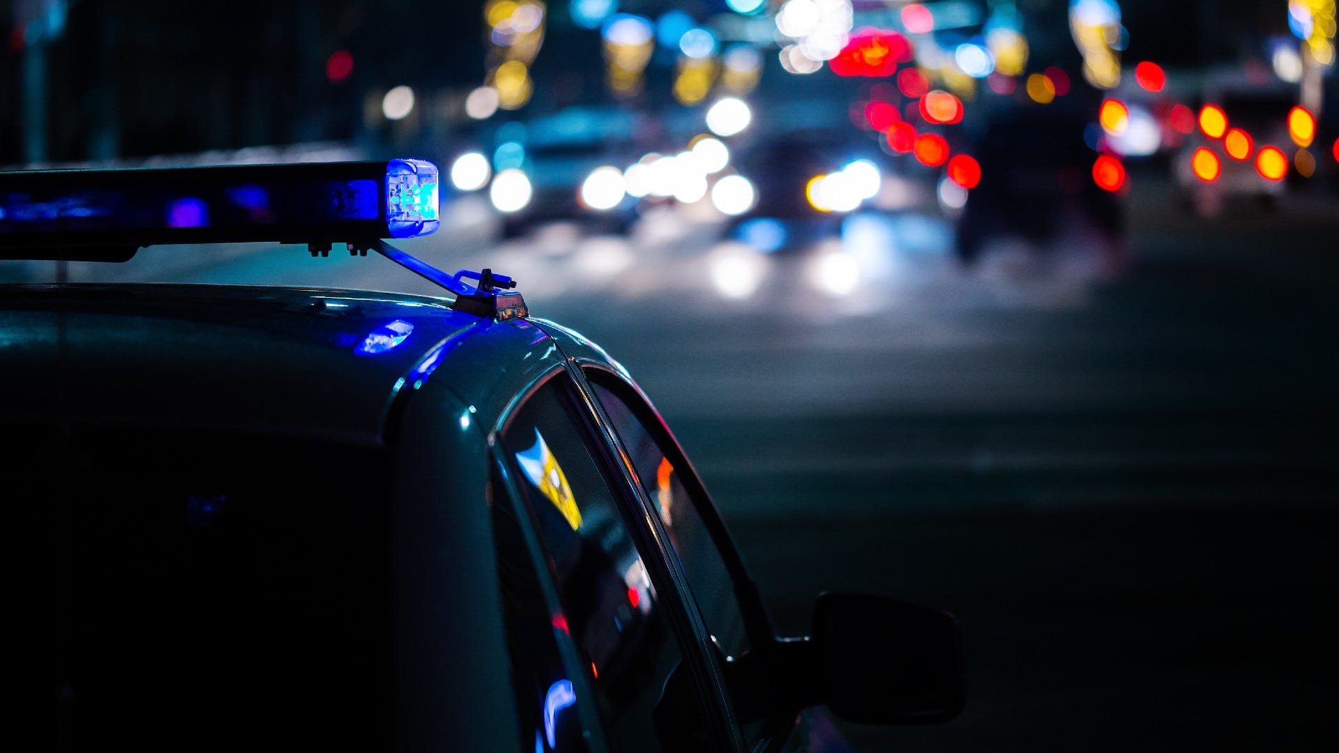 Driver tries to flee traffic stop, drags Philly cop 5 blocks