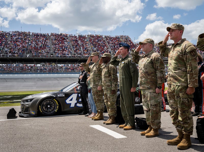Airman's NASCAR paint scheme makes debut