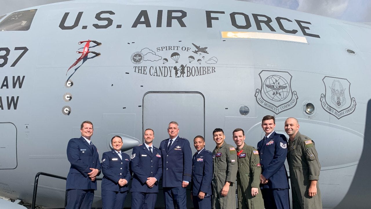 C-17 Globemaster dedicated in honor of Berlin Airlift ‘Candy Bomber'