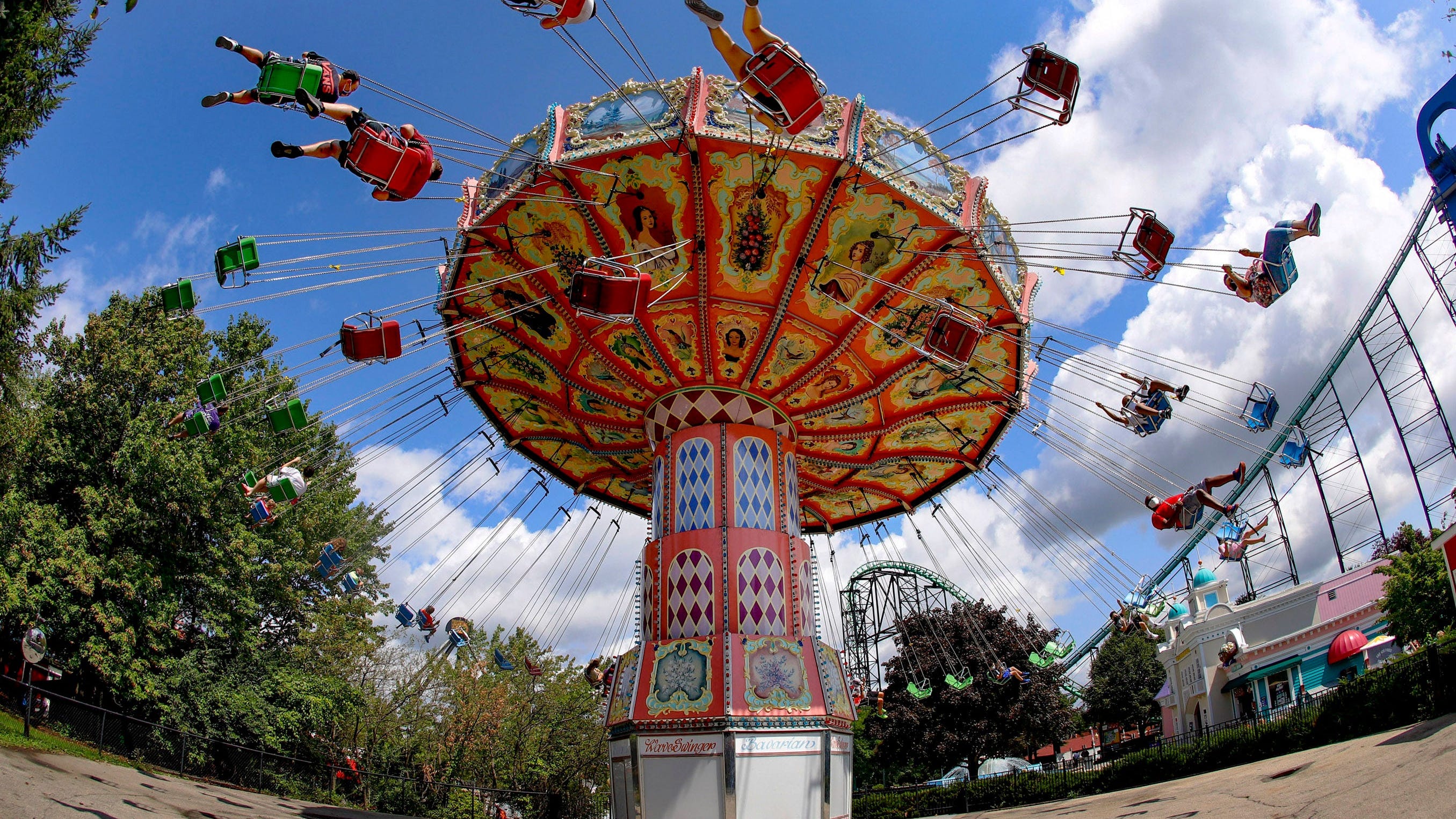 Virus still throwing theme park attendance for a loop