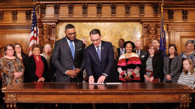 Gov. Josh Shapiro signed his first executive order on Wednesday, lifting the college degree requirement for the vast majority of state jobs.