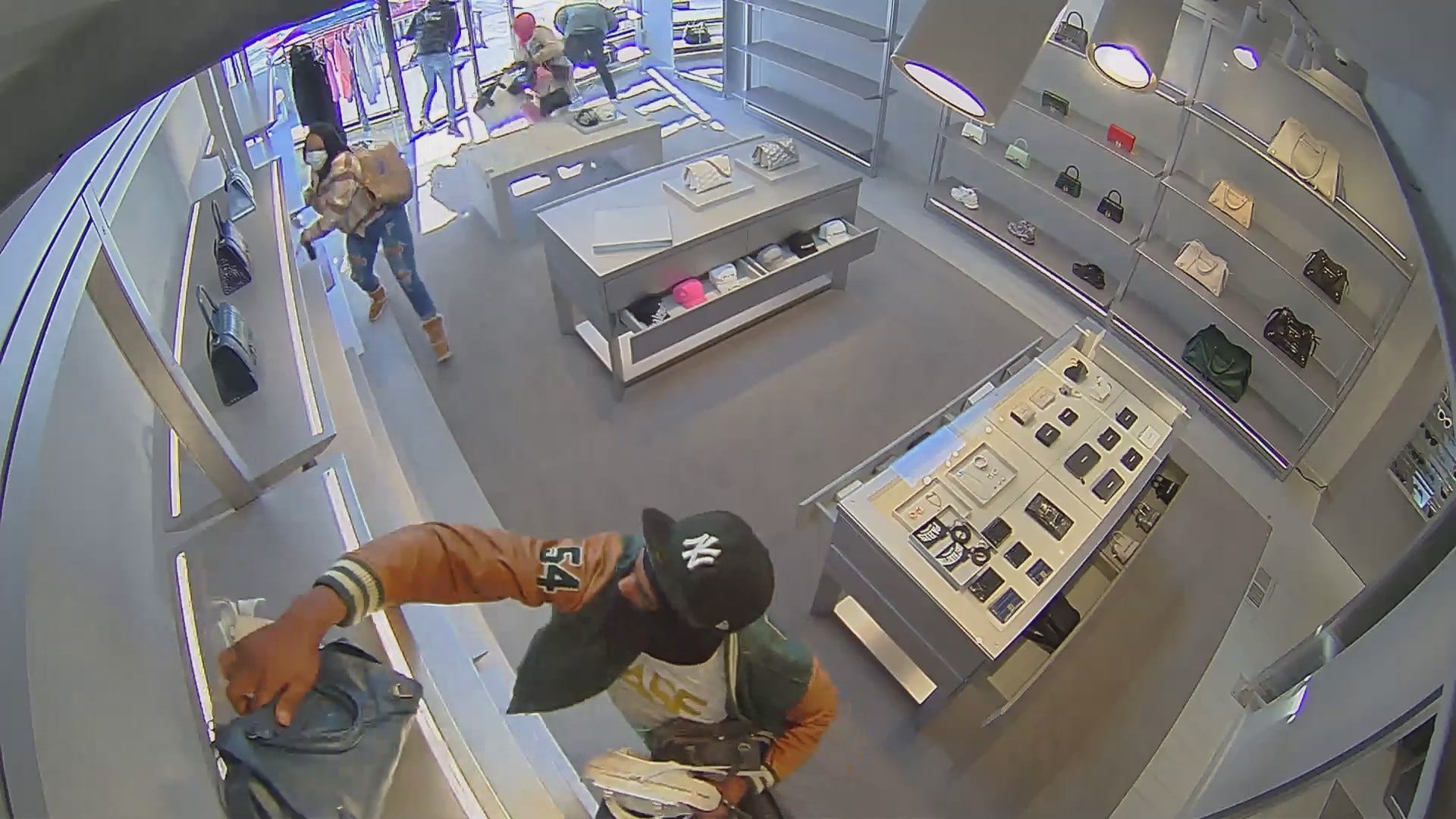 VIDEO: 4 indicted for stealing $94K worth of handbags from Hamptons Balenciaga store