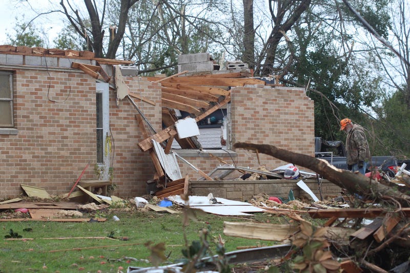 tornado damage in Missouri