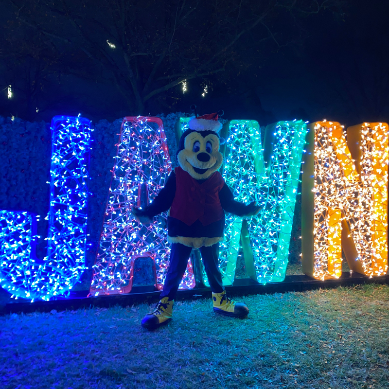 Jenn, Bill and Buzzbee’s Experience at Tinseltown Holiday Spectacular 2023