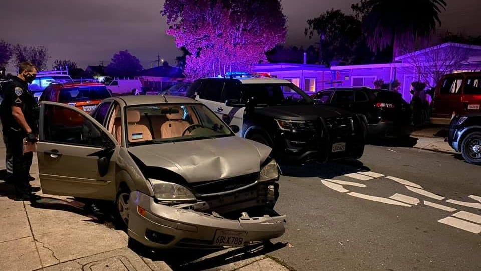 Police: Drunk driver smashes traffic light, hits car in San Mateo
