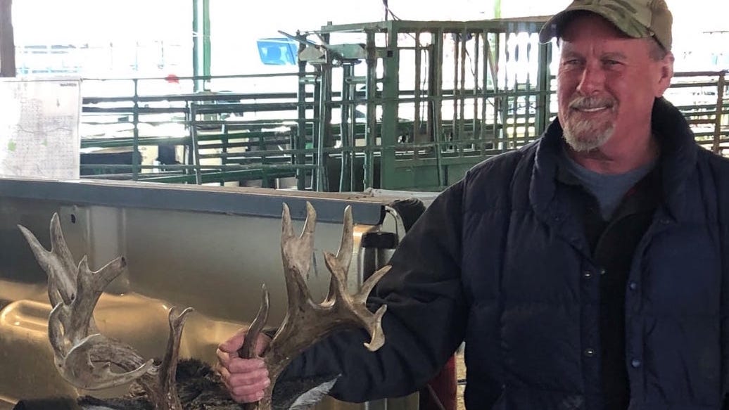 PHOTOS: Missouri hunter bags impressive 20-point buck on firearms opening weekend