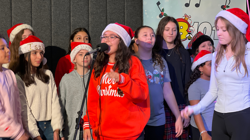 B101's K-8 Division 2023 Christmas Choir Competition Champions Murray Avenue School Perform at B101