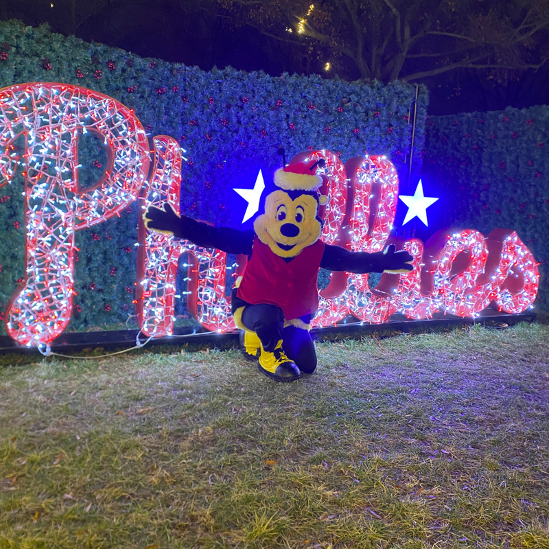 Jenn, Bill and Buzzbee’s Experience at Tinseltown Holiday Spectacular 2023