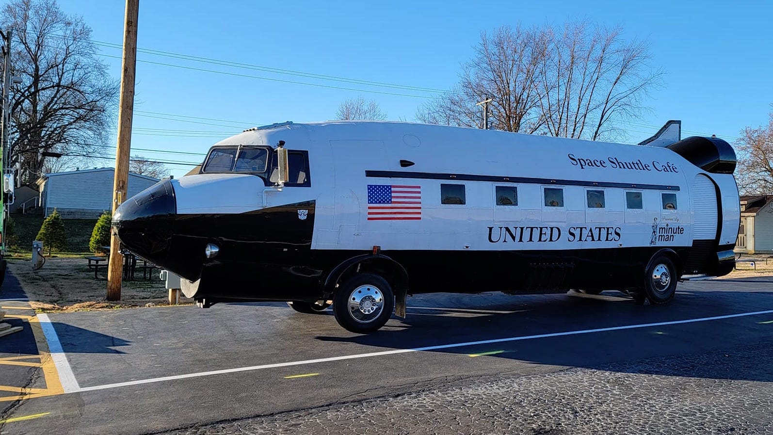 PHOTOS: St. Louis-area cafe turns WWII airplane into 'Space Shuttle' food truck