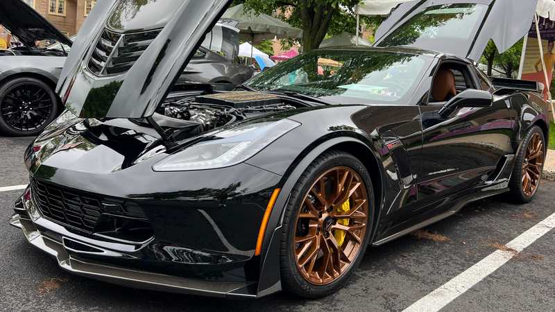 BIG 98.1 and American Heritage's 18th Annual Car Show