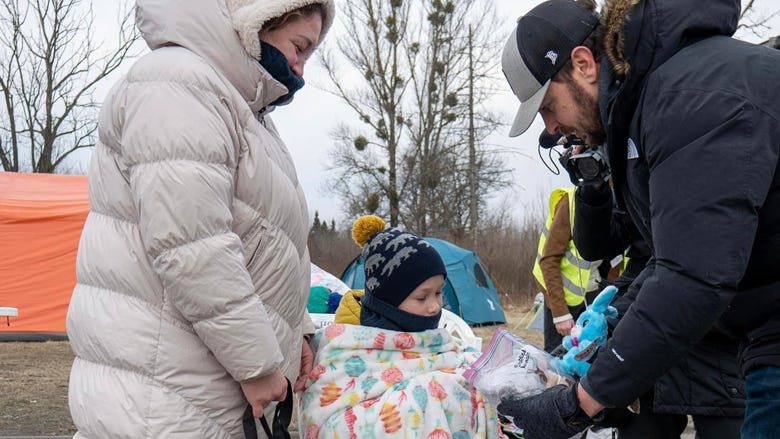 NJ mayor helps refugees at Ukraine border: 'I'm never going to be the same after this'