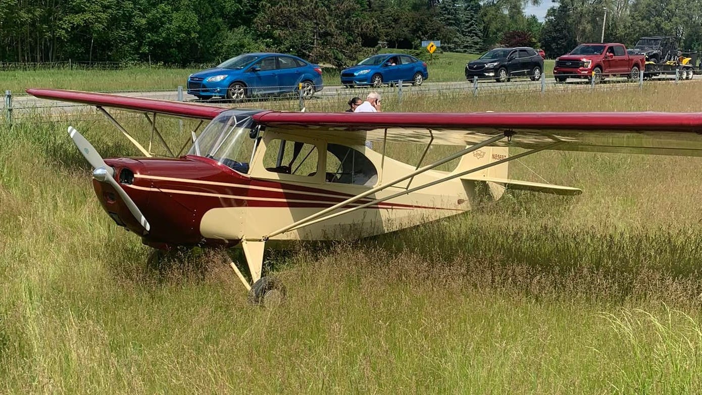 Small aircraft makes emergency landing on US-23 near Pinckney due to stalled engine