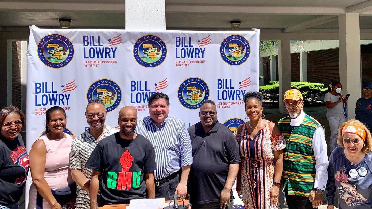 Gov. Pritzker, Cook County officials, call for action at Kenwood Academy Juneteenth event