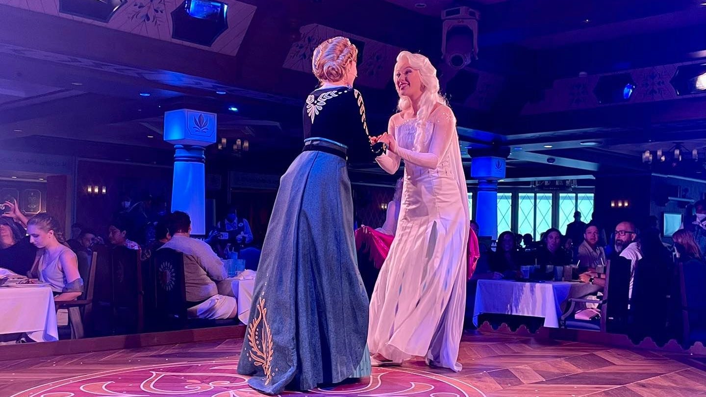 Disney Wish Cruise: Dinner in Arendelle (VIDEO)