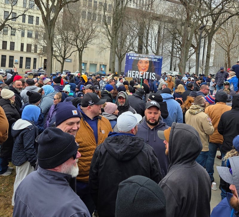 Corrections officers rally in Albany