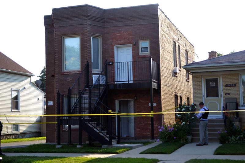 Chicago police investigate the scene where a 3 year old child was fatally shot, Sunday afternoon, in the 9600 block of South Escanaba Ave., in the Vet’s Park neighborhood.