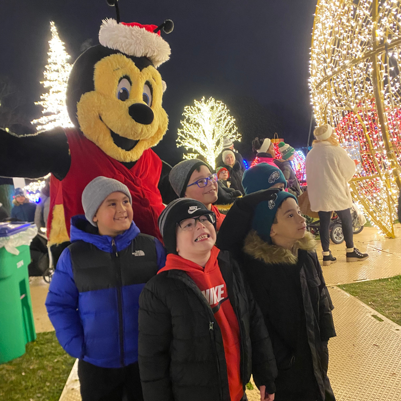 Jenn, Bill and Buzzbee’s Experience at Tinseltown Holiday Spectacular 2023