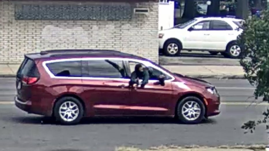 Suspects riding in minivan shoot on occupied vehicle in Northwest Detroit, police searching for tips