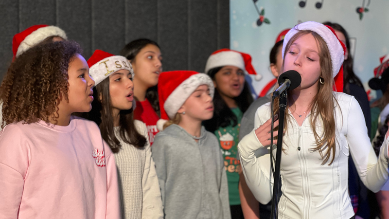 B101's K-8 Division 2023 Christmas Choir Competition Champions Murray Avenue School Perform at B101