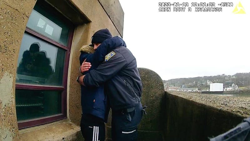 CT officer has 'emotional encounter' with man about to jump off bridge