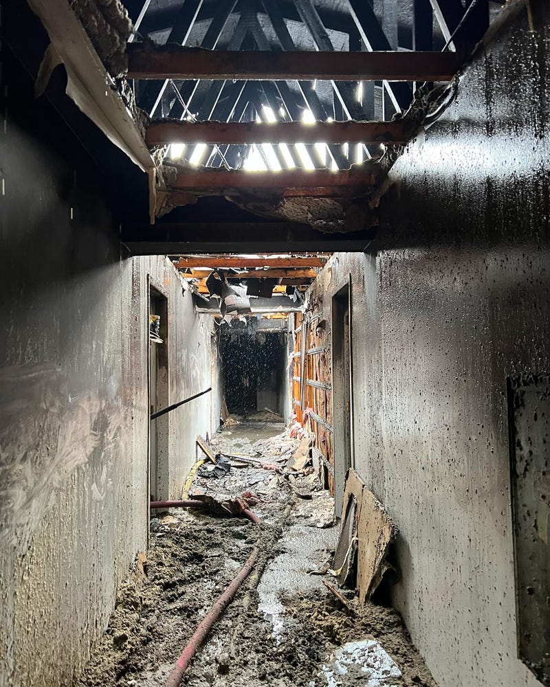 Emergency crews wasted no time pounding on residents' doors and getting them to safety after an early morning blaze engulfed a condo complex in Farmington Hills over the weekend.