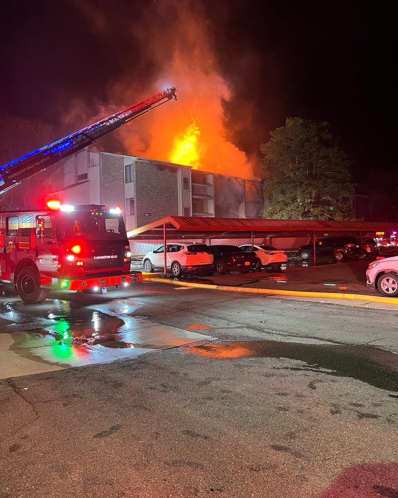 Emergency crews wasted no time pounding on residents' doors and getting them to safety after an early morning blaze engulfed a condo complex in Farmington Hills over the weekend.