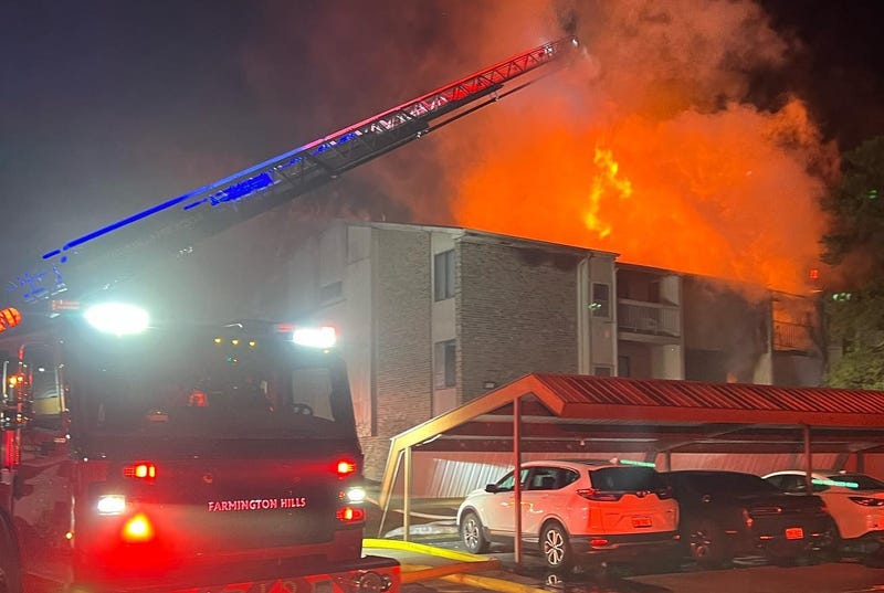 Emergency crews wasted no time pounding on residents' doors and getting them to safety after an early morning blaze engulfed a condo complex in Farmington Hills over the weekend.