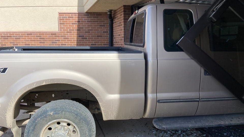 Police chase ends with suspect crashing into sheriff's dept building