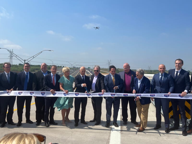 Six more miles of "TEXPress" lanes open on 35W