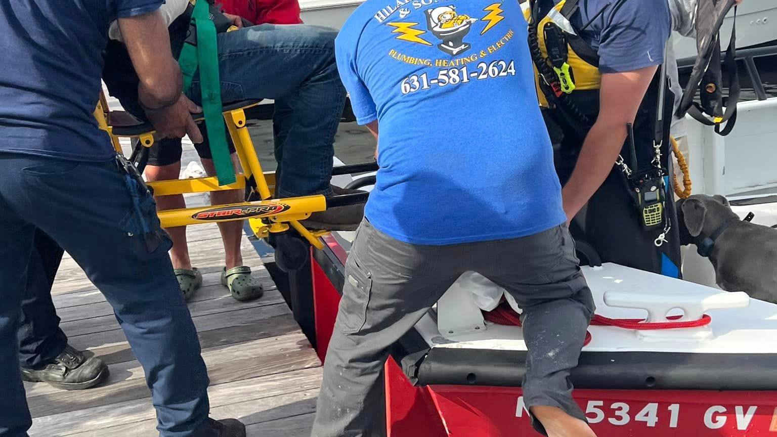 1 man dead, another injured after boat overturns, slams into dock off Fire Island