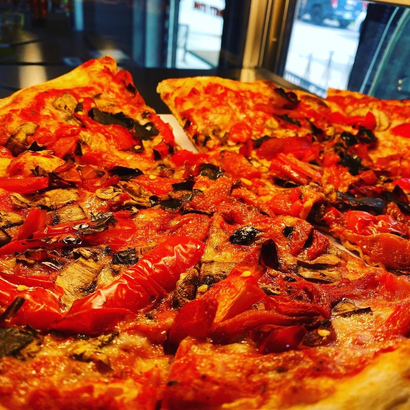 Pizza at Metropolitan Bar & Kitchen