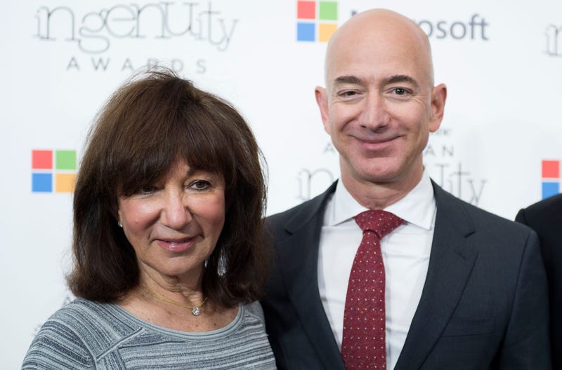 Jackie and Jeff Bezos in 2016