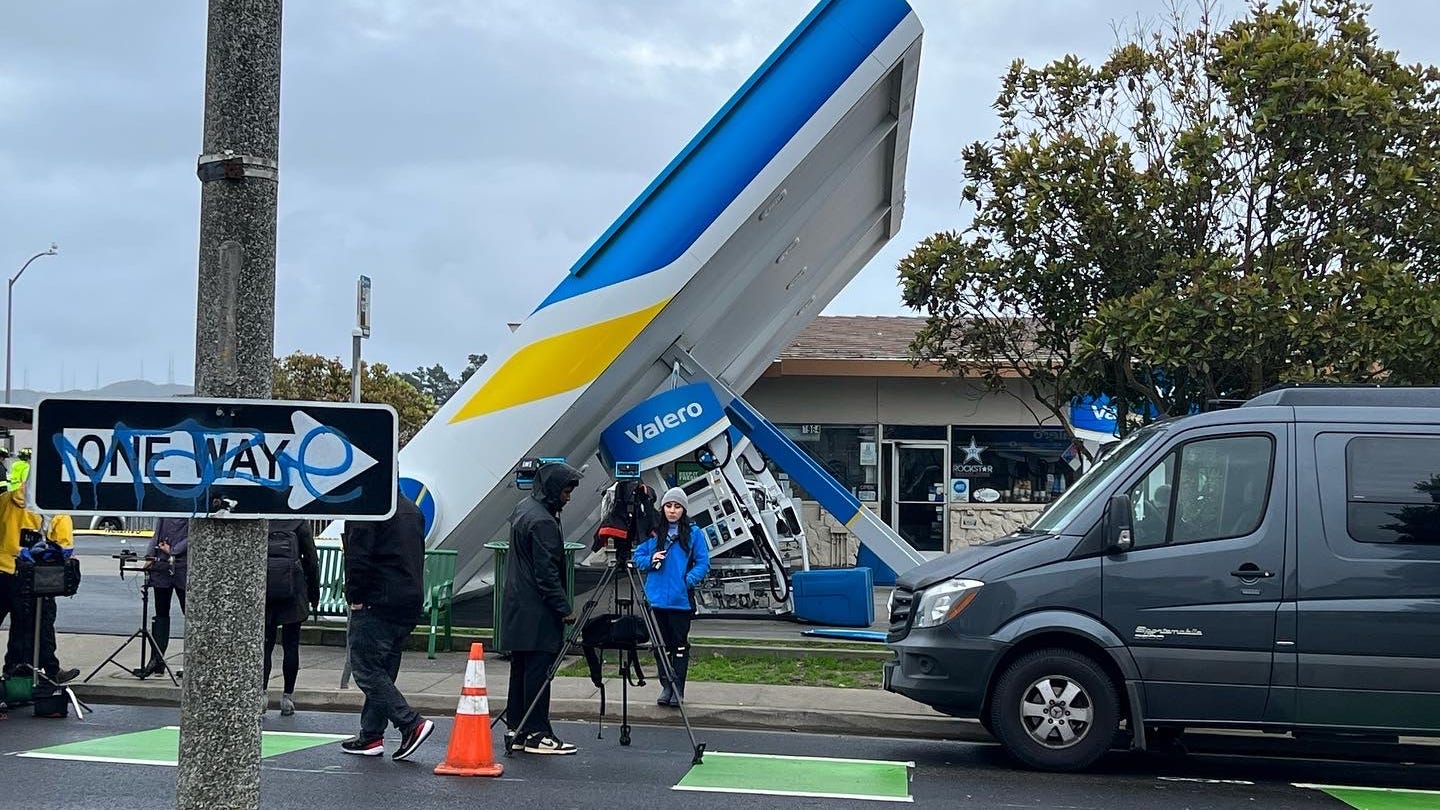 Bay Area suffers major storm damage, flooding, power outages