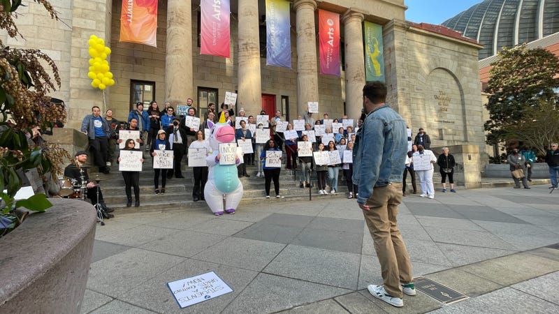 Faculty and staff union members at University of the Arts rallied Monday night on Broad Street, demanding their first contracts with the institution.