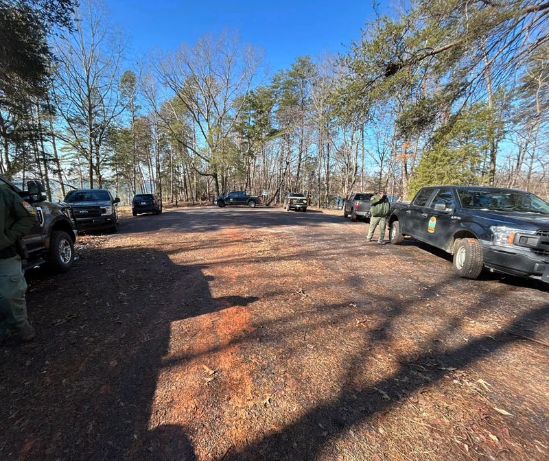 Officials responding to capsized boat on Lake Hartwell in Anderson County.