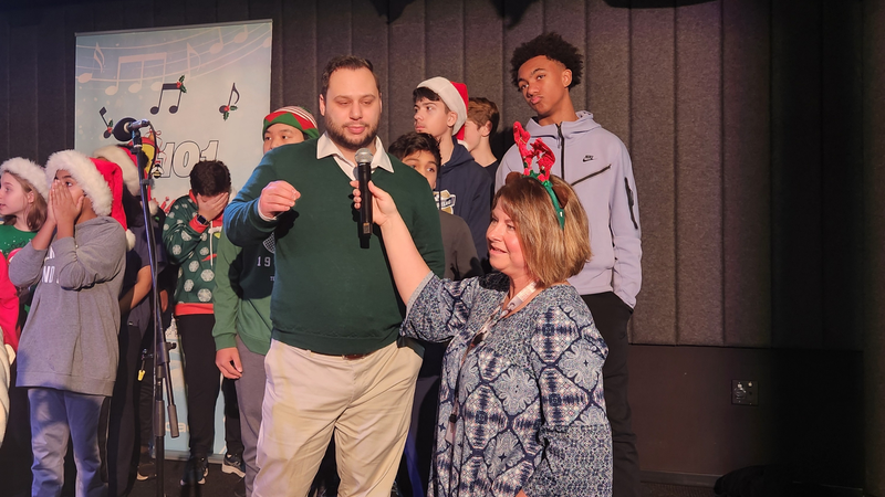 B101's K-8 Division 2023 Christmas Choir Competition Champions Murray Avenue School Perform at B101