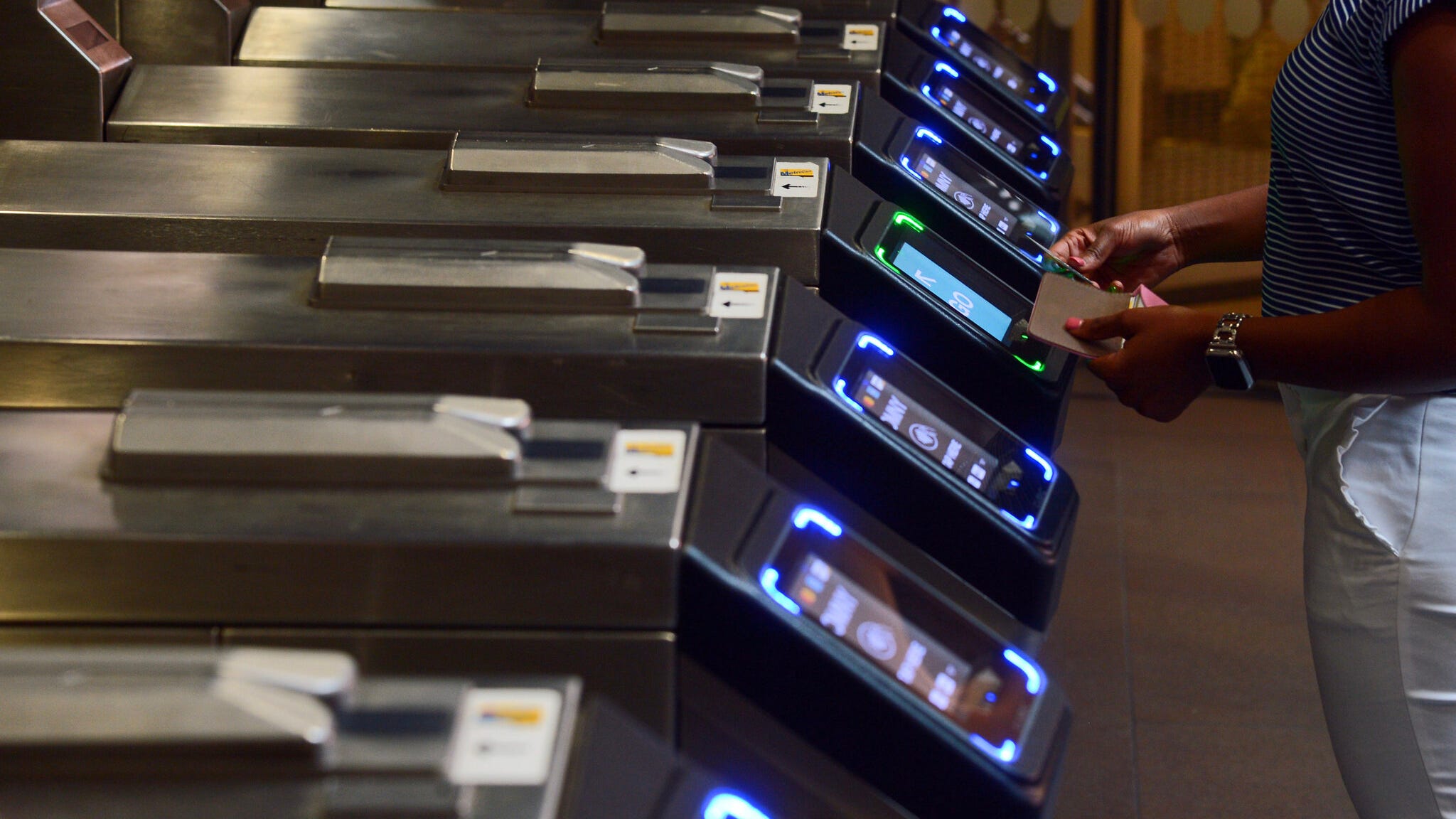 OMNY users automatically upgraded to weekly fare after 12 trips beginning next year: MTA