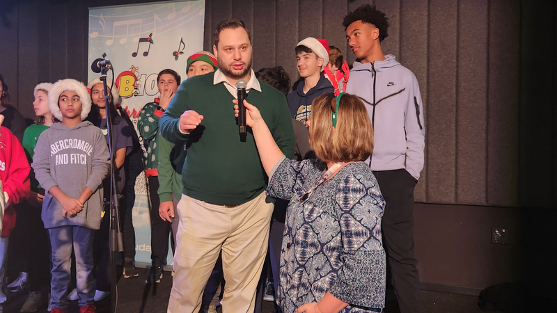 B101's K-8 Division 2023 Christmas Choir Competition Champions Murray Avenue School Perform at B101