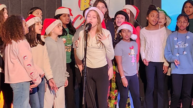 B101's K-8 Division 2023 Christmas Choir Competition Champions Murray Avenue School Perform at B101